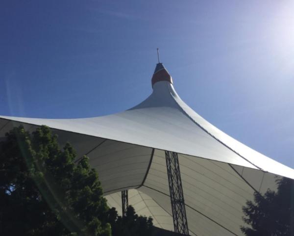 A tensile roofing system offers a versatile soluti