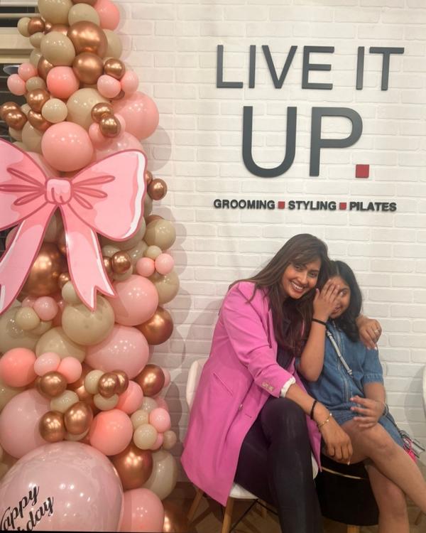 Balloon decoration in mumbai T