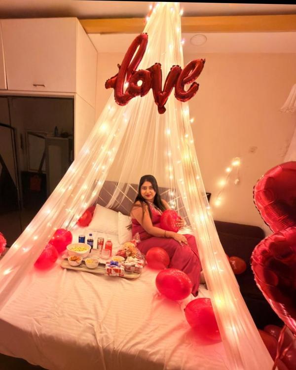 Balloon decoration in mumbai T