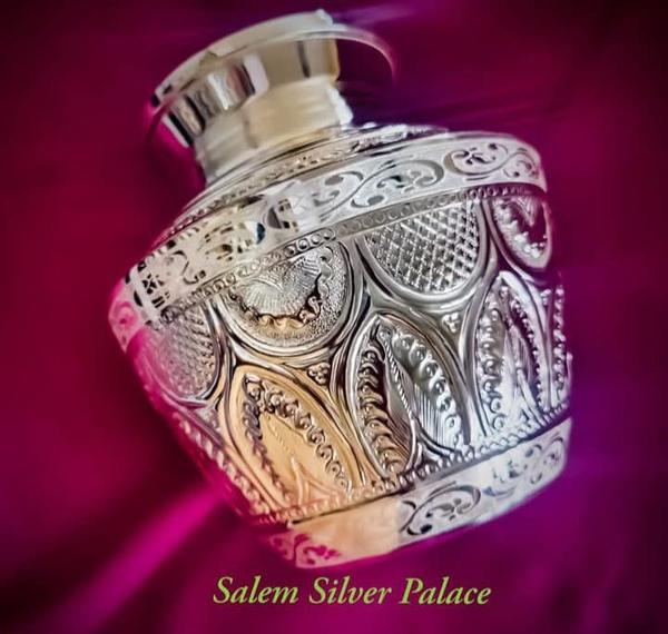 Velli KudamWeight 1kgCapacity 5ltsHand craft