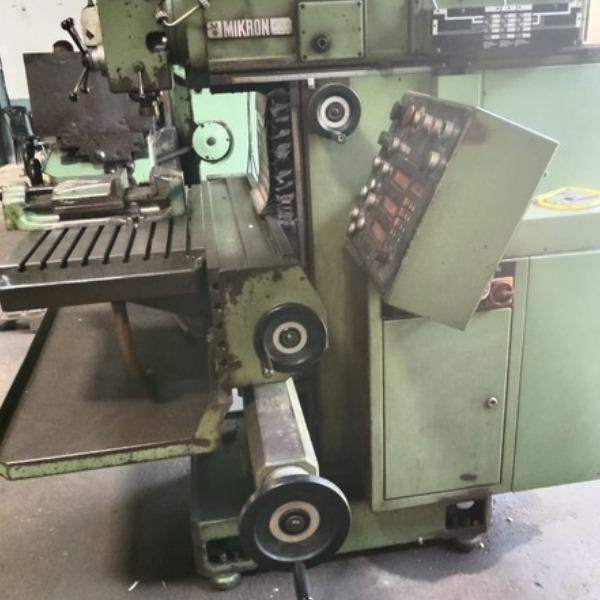 A vertical milling machine is a milling machine wh