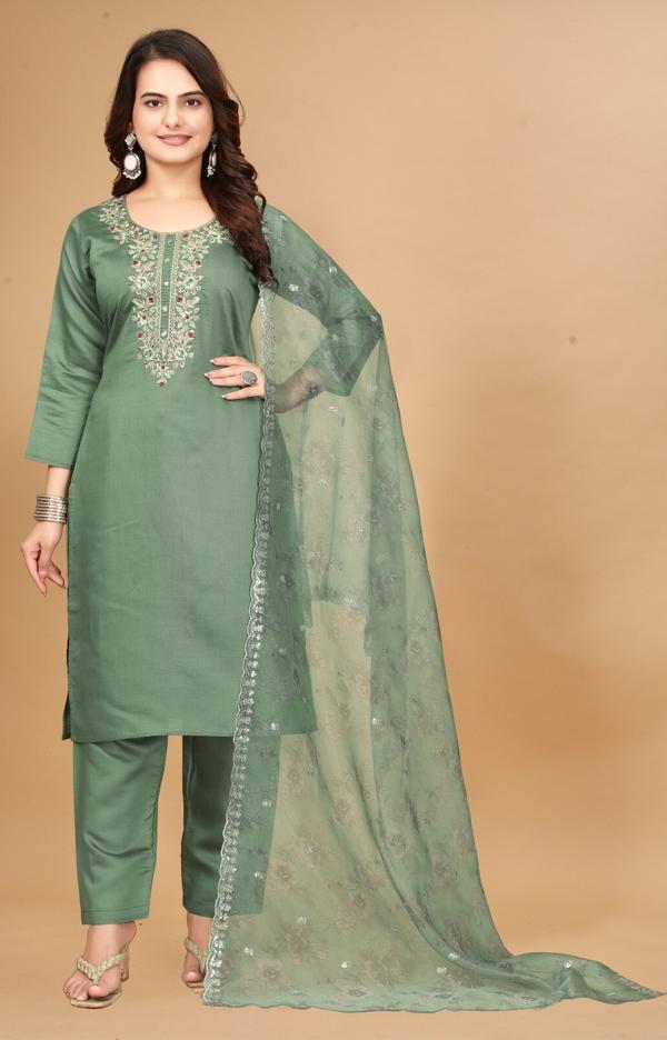 Elevate your wardrobe with premium ethnic set in S