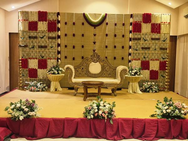 traditional valaikappu decorat