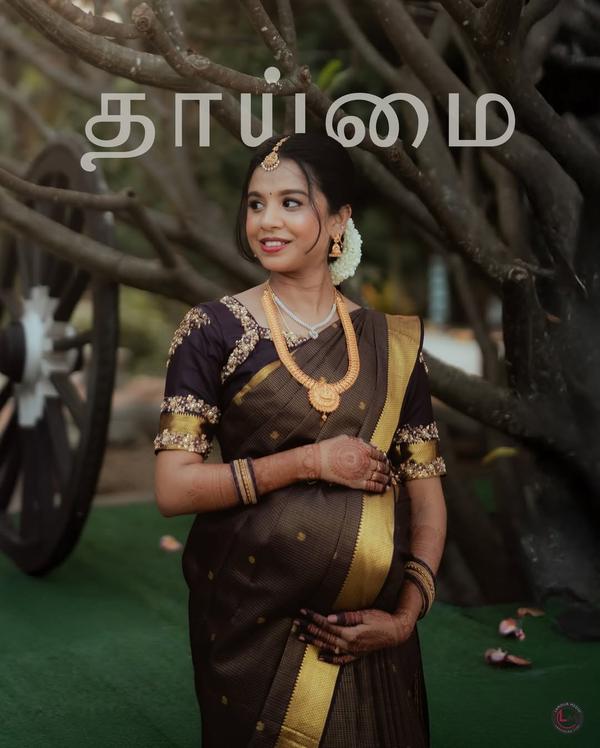 traditional valaikappu decorat