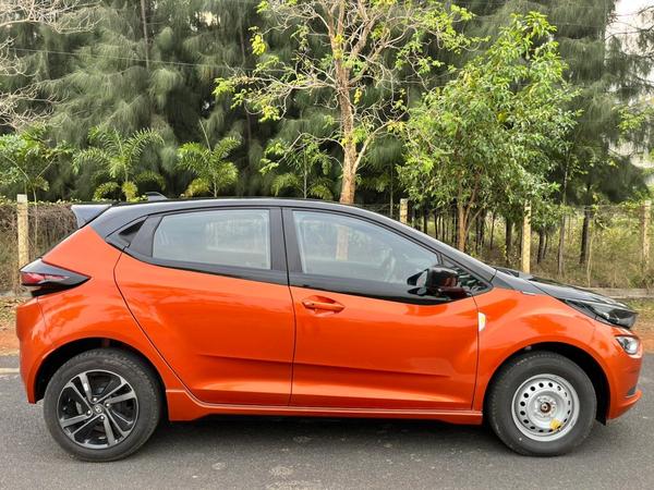 tata altroz petrol with cng