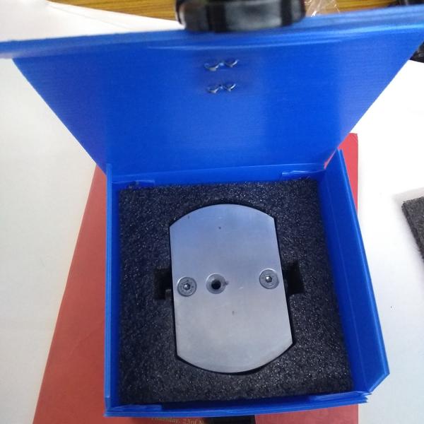 We Manufacture PP Fluted Box with Foam Fitment whi