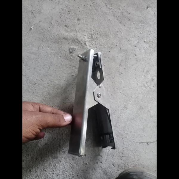 Heavy Duty Earthing Clamp in Makarpura