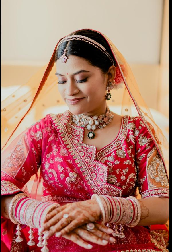 Subtle and classic bridal look.

Nude to