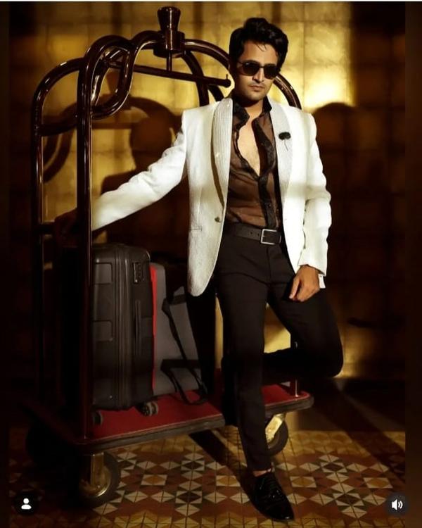 At The Story Salon, we specialize in lux