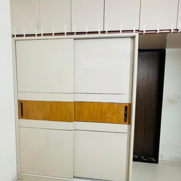 Providing services to restaurant hotel schools off