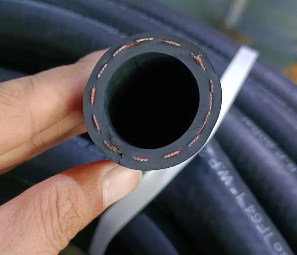 3/4' R3 Hydraulic Hose – Product DescriptionThe 