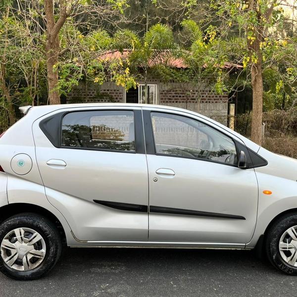 Super Kings cars showroom -tri