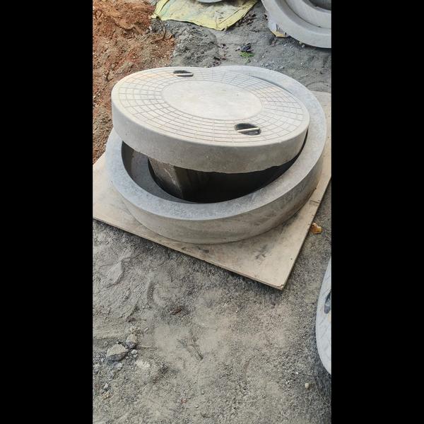  Sfrc Manhole Cover Helps To shut The Drainage Mor