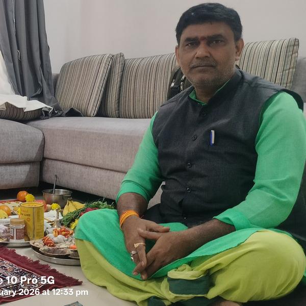North Indian Pandit for Griha 