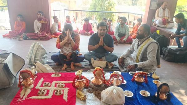 थाईलैंड से