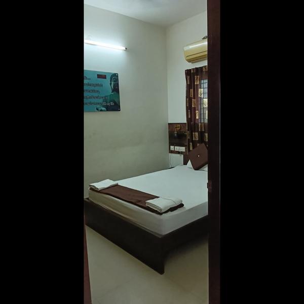 Maduraa serviced apartment .
L