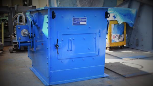 Clamshell or sector gates are often chosen where c