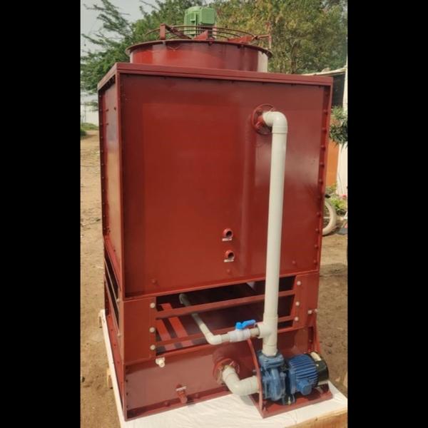 A closed-loop cooling tow