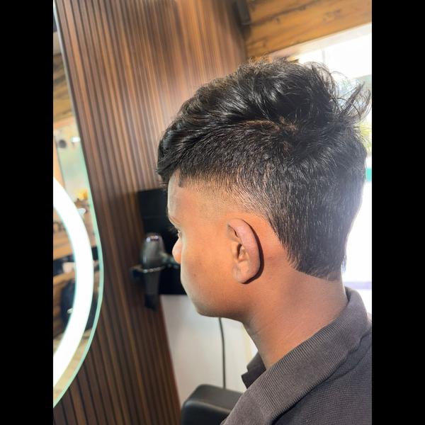 One of the Top Men Beauty Parlours in Na