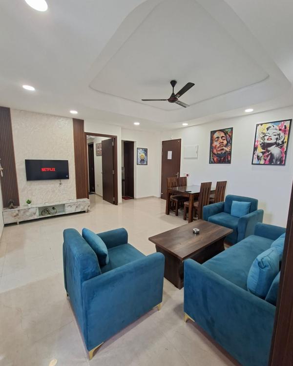 LuxAuraStays now offers a luxu