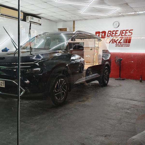 Car Detailing Services cum Gra