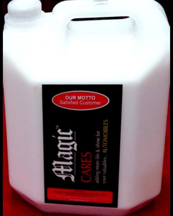 A detailed car wash isn’t complete without attenti