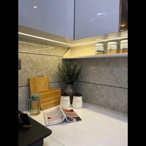 स्वयंपाकघराची शोभा वाढवणारा एक