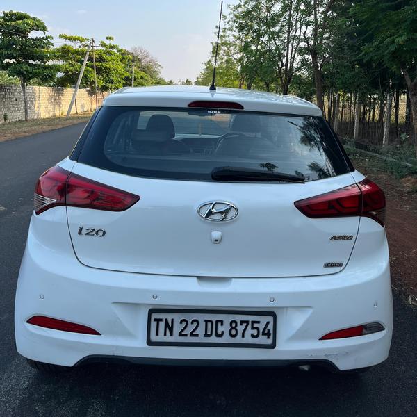 Hyundai i20 cars are available
