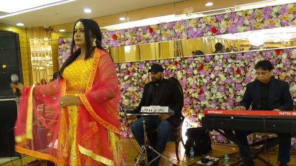 leading orchestra singers prov