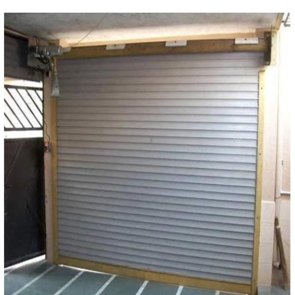 400 capacity motor. 100 square feet rolling shutte