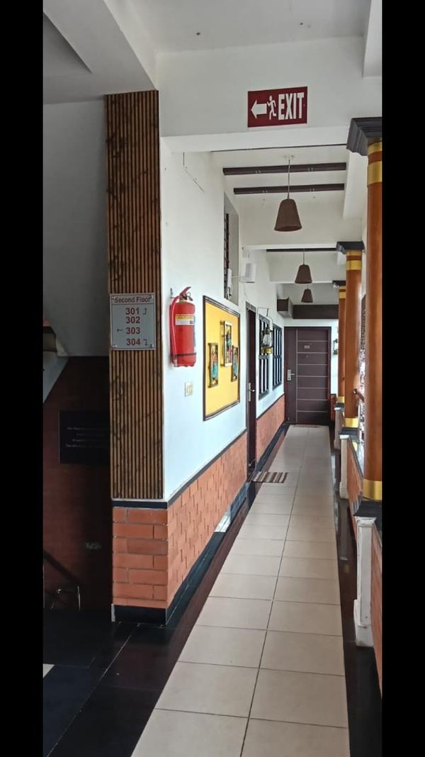 Maduraa serviced apartment 
Lo