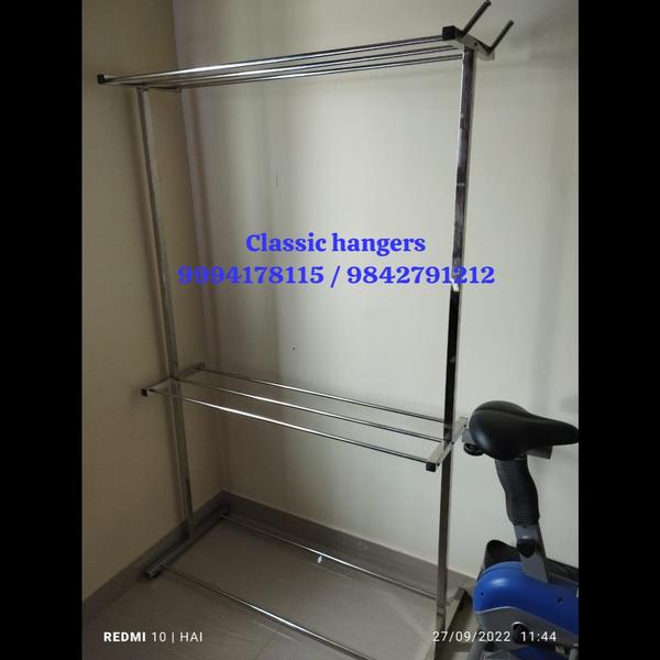 Classic Hangers:H Model stand