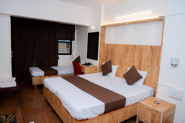 Hotel Near to Radisson for Cor