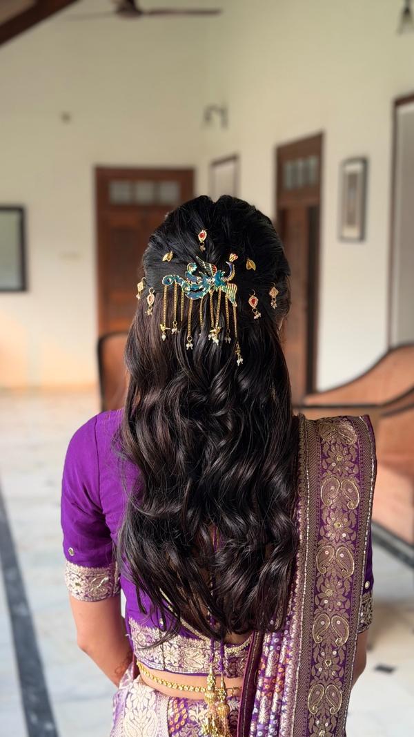 Perfect blend of modern curls & traditio