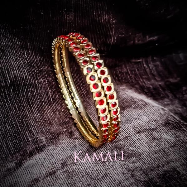 Red stone banglesArtifici