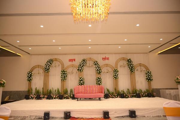 Wedding trends continue t