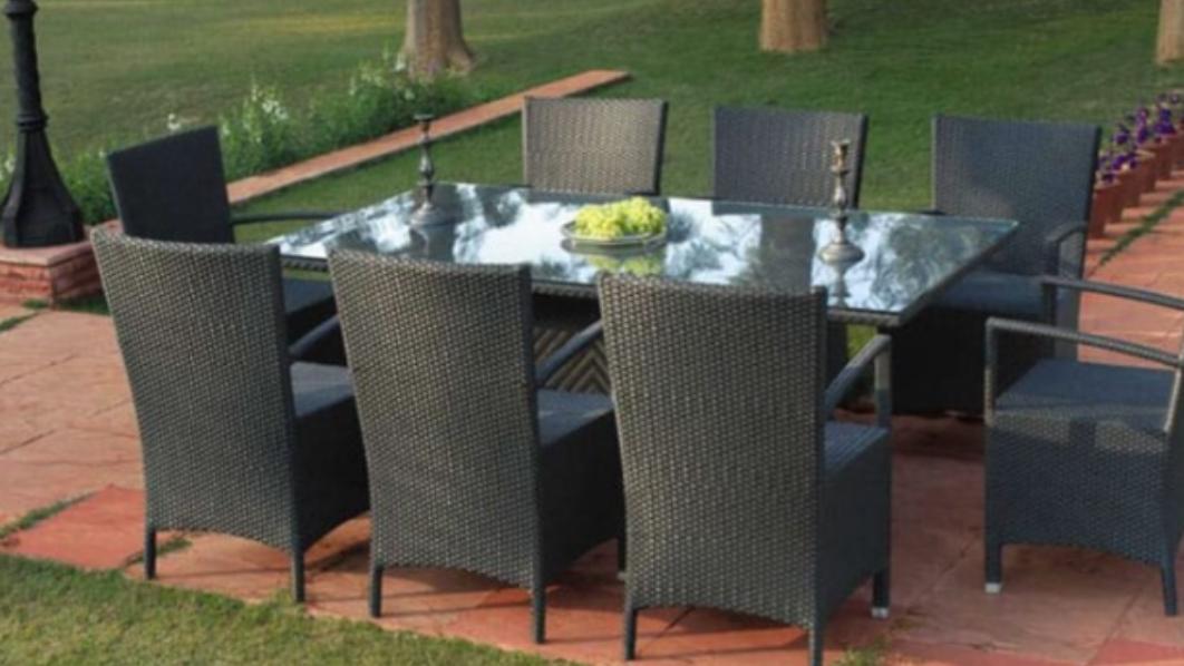 Dining outdoors has a charm of its own, and Bhuvi 