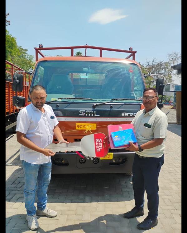 SML Mahindra Ltd, Showroom, Na