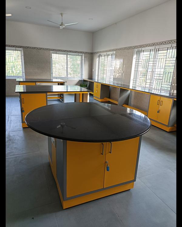 Our physics lab furniture is thoughtfully designed