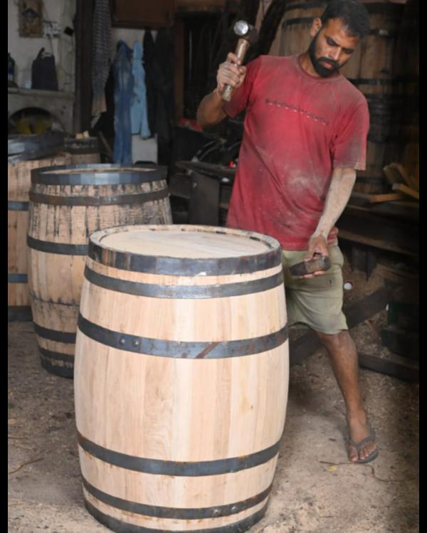 White American oak wood barrels are widely recogni