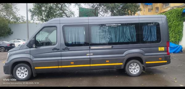 Force Urbania 16 Seater A