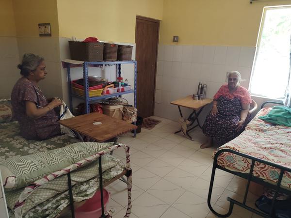 senior citizen retirement near