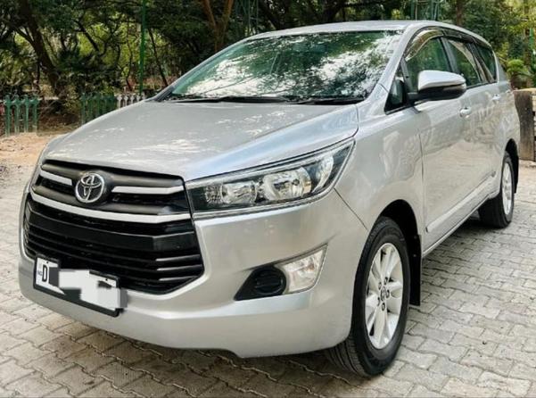 Premium Family Ride Alert! ✨🚗