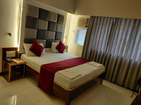 Hotel near to sardar vallabhbh