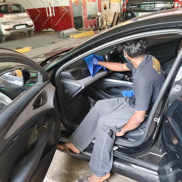 Car Wash Cum Detailing Service