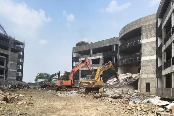 Sm traders demolition contract