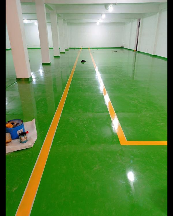 4 inch yellow marking done on epoxy flooring at Bh