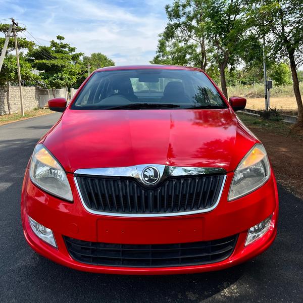 Skoda rapid available in super