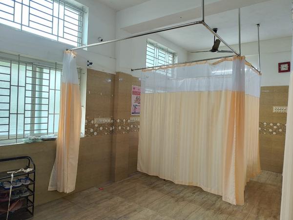 Hospital curtains are availabl