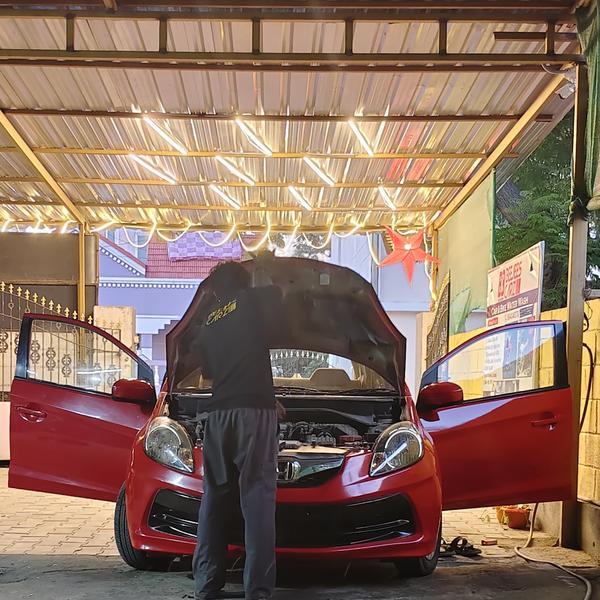 Car Polish cum Detailing & Acc